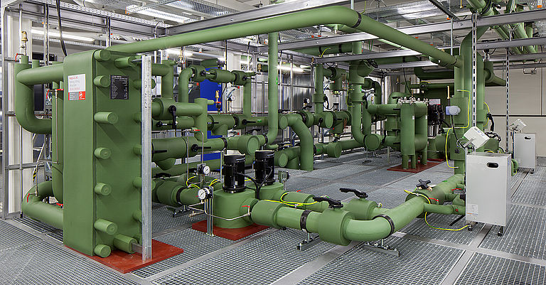 Cooling infrastructure in the distribution deck